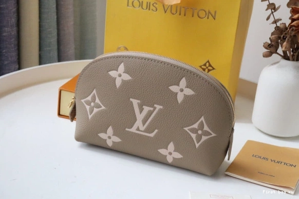 First bag ru Vuitton COSMETIC Louis POUCH 0725